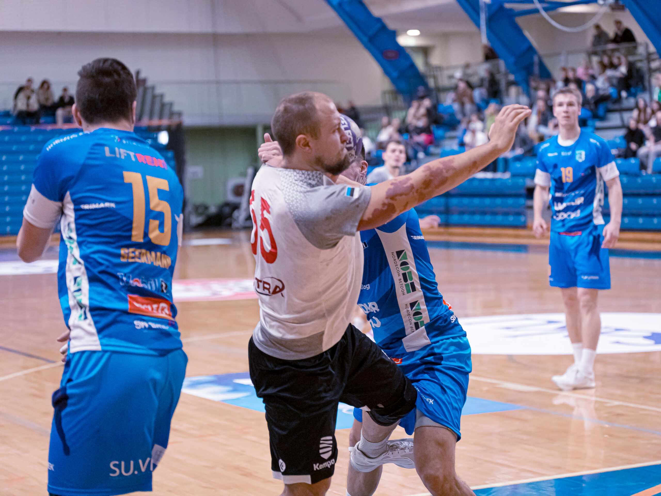 Mistra alustas karika veerandfinaalseeriat võidukalt!